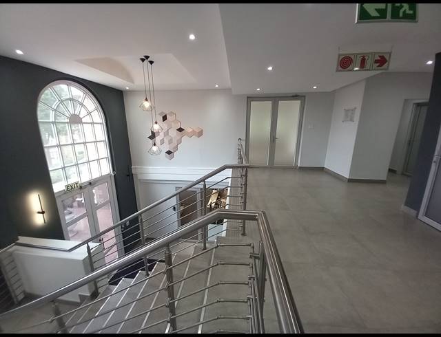 355M² OFFICE TO LET IN BRYANSTON